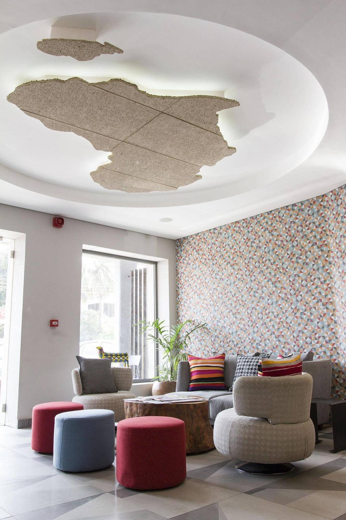 Urbano Hotel By Roots Wiaboman Exterior foto